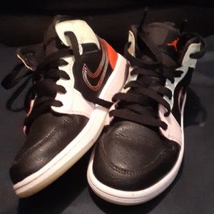 Jordan youth size 2